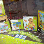 Haba-Lernspiele im Schaufenster bei Numero 16